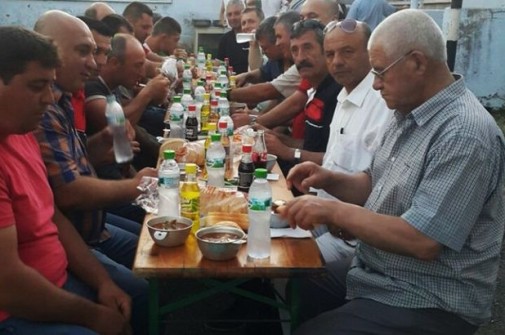 Bulgaristanda 2500 Kişiye iftar yemeği verildi
